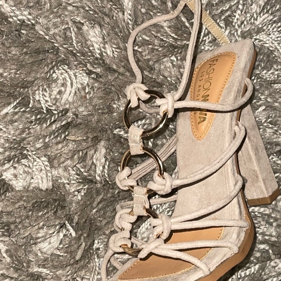 Sandals - Picture 2 of 6